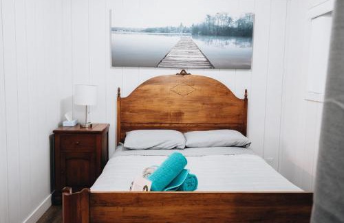 Frampton Ski Chalet | Buddy Shack - Chalet Miller Zoo