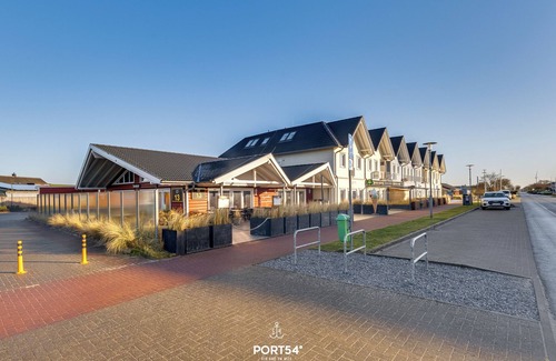 Dagebuell Apartment | Bude 8 directly on the dike in Dagebüll for 2 persons with water view