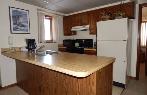 Rendezvous Condo | Budget 1 bedroom, private deck, clubhouse amenities