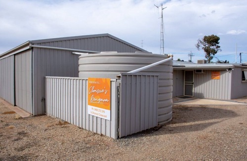 Kimba Ski Chalet | Budget Bed & Bath - sleeps 5 -6 people. Great budget accommodation for stop ove