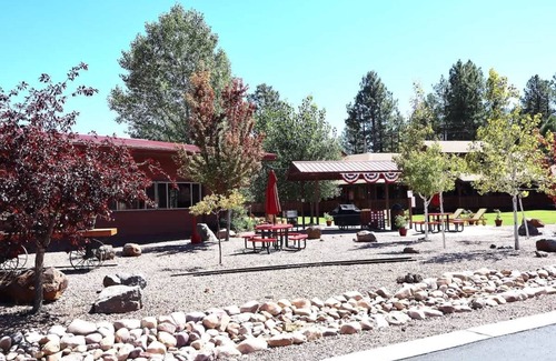 Pinetop Condo | Budget-Friendly Mountain Getaway in Pinehill, AZ