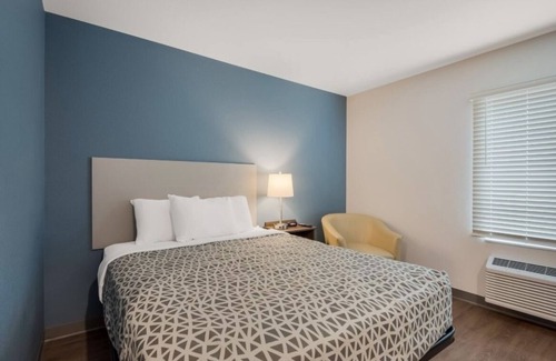 Moreno Valley Hotel | Budget-friendly Accommodation! FREE Parking, Kitchen, Pets Allowed!