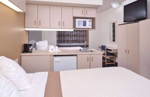 Maryville Hotel | Budget-Friendly Accommodation with Complimentary Breakfast – Perfect Escape