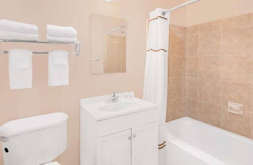 Pecos House | Budget-friendly Accommodation at Knights Inn Laura Lodge Pecos! BBQ, Onsite Pool!
