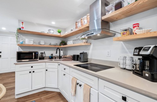 Roslindale House | Budget-Friendly Basement 2BR Retreat