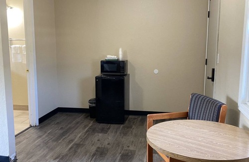 Hastings House | Budget-Friendly Comfort