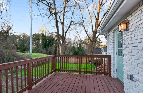 Atlanta House | Budget -Friendly Comfort at Haven B Private Upstairs ROOM