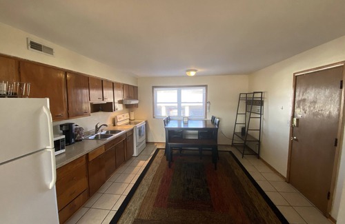Lawrence Apartment | Budget Friendly | Extended stays welcomed 🏡