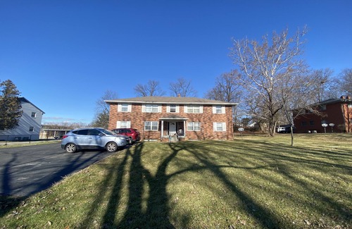 Lawrence Apartment | Budget Friendly | Extended stays welcomed 🏡