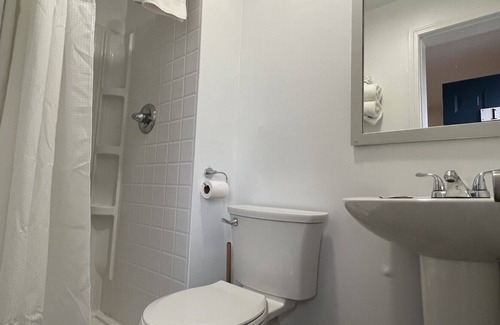 Bridgman House | Budget-Friendly Option in Bridgman, MI