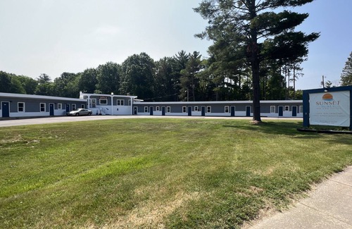 Bridgman House | Budget-Friendly Option in Bridgman, MI