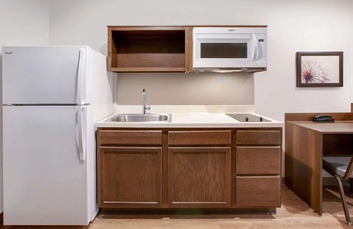 Greenbelt Hotel | Budget-Friendly Space Close to DC Monuments + Walk to Beltway Plaza Mall