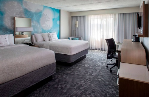 Norcross Hotel | Budget-Friendly Stay in Norcross! 3 Family-friendly Units, Free Parking, Pool