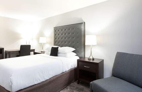 Auburn House | Budget-Friendly Stay in Washington, Free Parking, Pet-Friendly, Free Breakfast