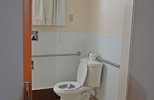 Iron Mountain Hotel | Budget Host Inn Iron Mountain