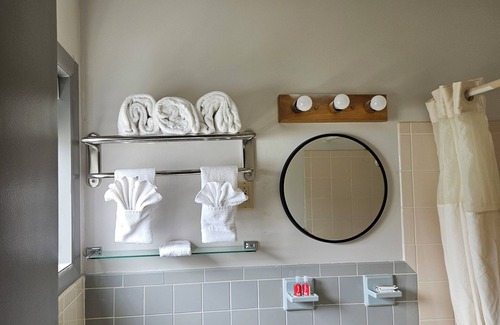 Manistique Hotel | Budget Host Inn Manistique