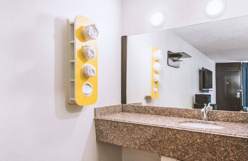 Beeville Hotel | Budget Inn Beeville