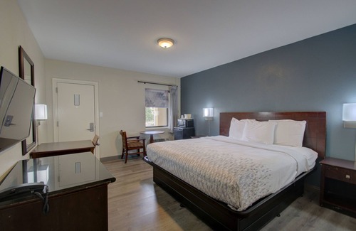 Falls Church Hotel | Budget Inn - Falls Church