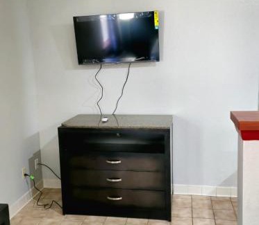 Barnesville Hotel | Budget Inn, Hwy 41