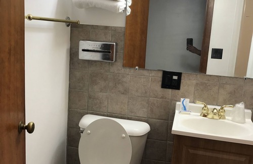 Marinette Hotel | Budget Inn Marinette