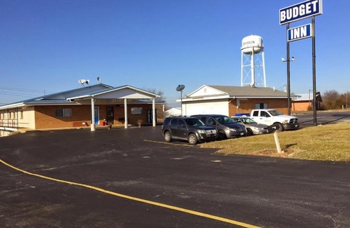 Bourbon Hotel | Budget Inn Motel