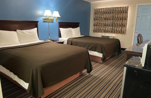 Bourbon Hotel | Budget Inn Motel