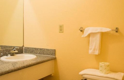 Redwood Oaks Hotel | Budget Inn Redwood City