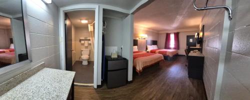 Carthage Hotel | Budget Inn