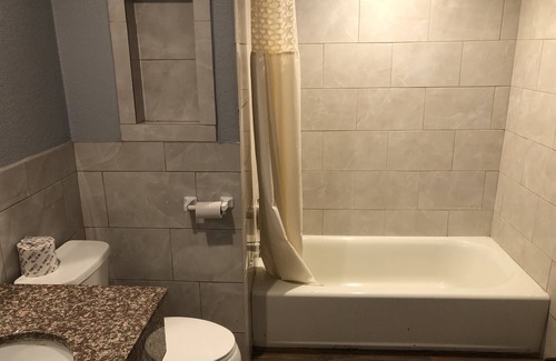 Kingsville Hotel | Budget inn