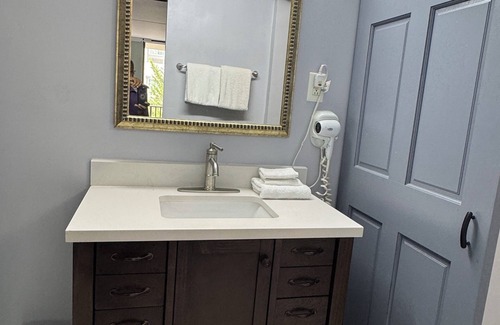 Thornhill Hotel | Budget Inn