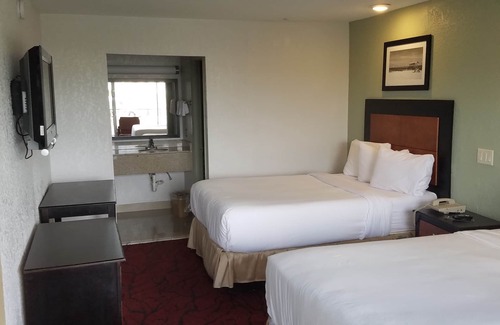 Survey Creek Hotel | Budget Inn
