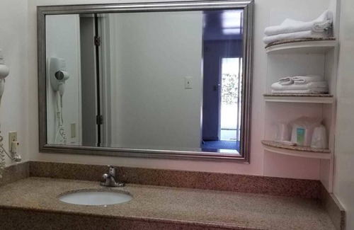 Newport News Hotel | Budget Lodge