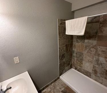Armstrong Hotel | BUDGET MOTEL