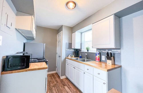 Central City Apartment | Budget-No Frills-1BDR+Central+Ext Stay Discounts