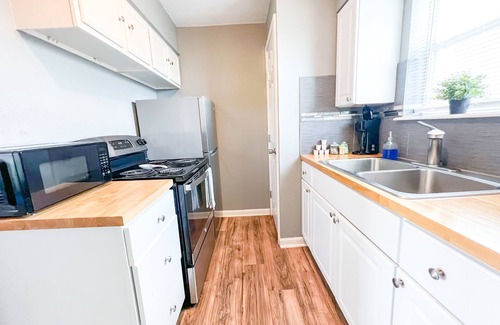 Central City Apartment | Budget-No Frills-1BDR+Central+Ext Stay Discounts