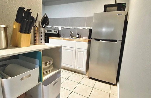 Central City House | Budget-PetFriendly+1BR+Central+Tiny+Affordable