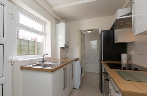 Crewe House | Budget Rooms @ Underwood Lane Crewe