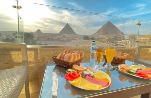 Old Cairo Apartment | Budget Single Room