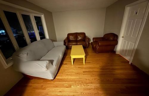 Waterloo House | Budget Stay In Heart of Waterloo-Free Wifi-Parking