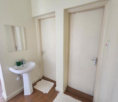 Western Province Apartment | Budget Stay With Style 1 Bedroom