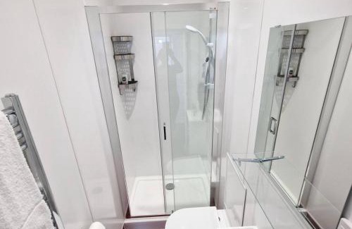 Norwich Apartment | Budget Studio Apartment Ensuite Shower & Parking