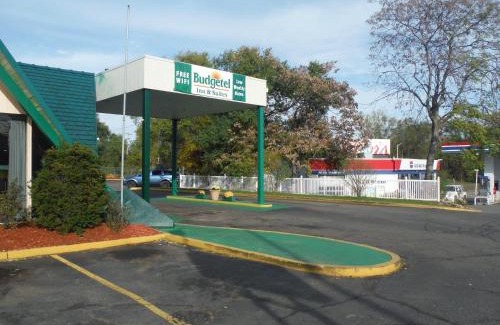 Grand Rapids Hotel | Budgetel Inn & Suites Hotel