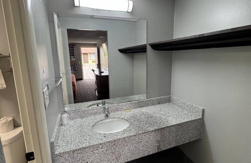 Columbus Hotel | Budgetel Inn & Suites