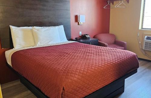Fort Scott Hotel | Budgetel inn & Suites