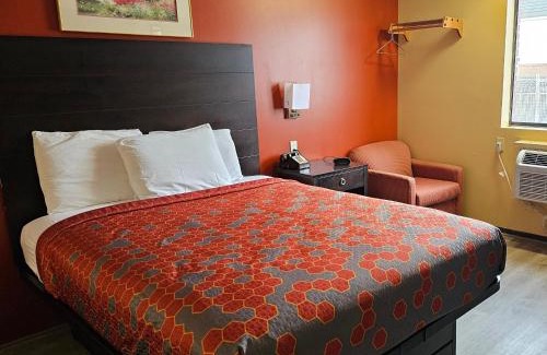 Fort Scott Hotel | Budgetel inn & Suites