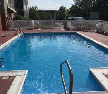Fairfield Hotel | Budgetel Inns & Suites