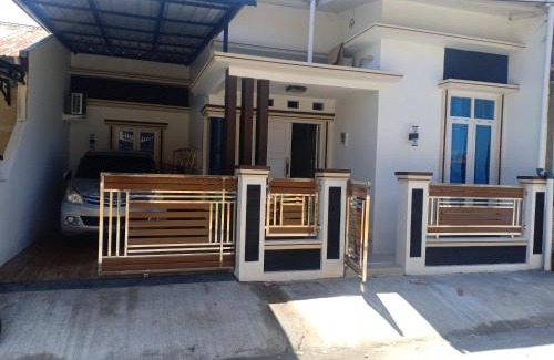 Padang House | Budi Asih Guest house Syariah