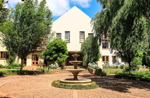 Magaliesberg Hotel | Budmarsh Country Lodge