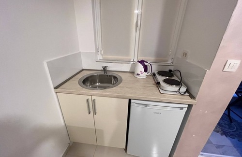 Podmaine Apartment | Budva Center Kitchen Studio Apartment