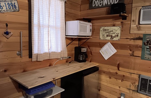 Bruno House | Buffalo Camp 2 - Couples Cabin MINUTES to BufPt or Dillards